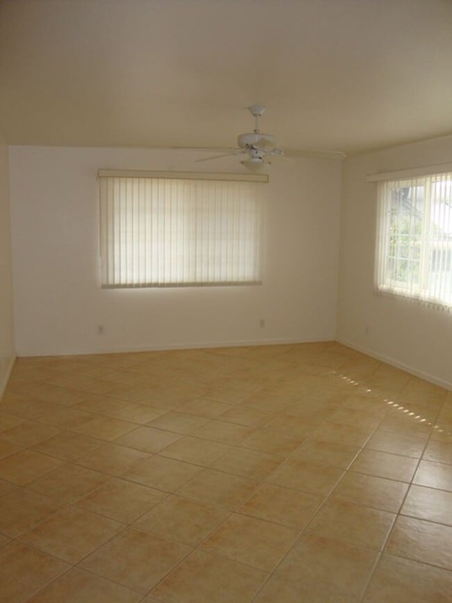 Building Photo - 1378 Hoolako St