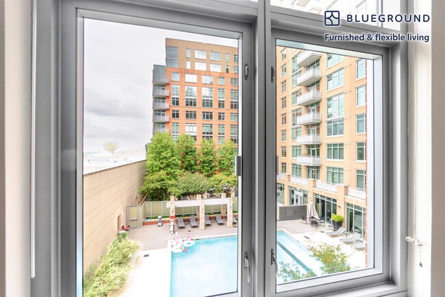 Foto del edificio - 12025 Town Square St