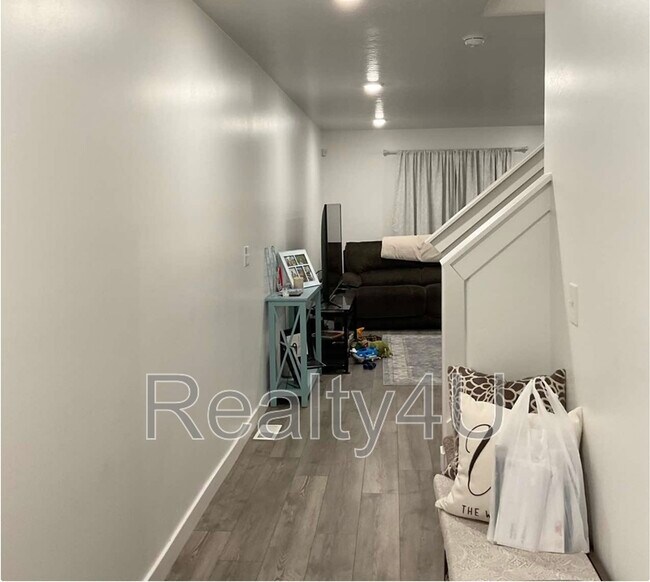 Building Photo - 1088 Waterway Ln