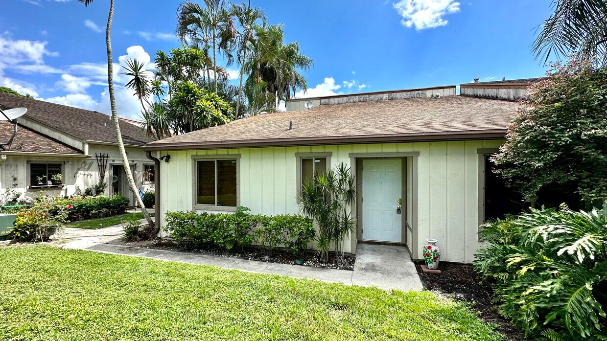 11880 Sturbridge Ln, Wellington, FL 33414 Townhome Rentals in