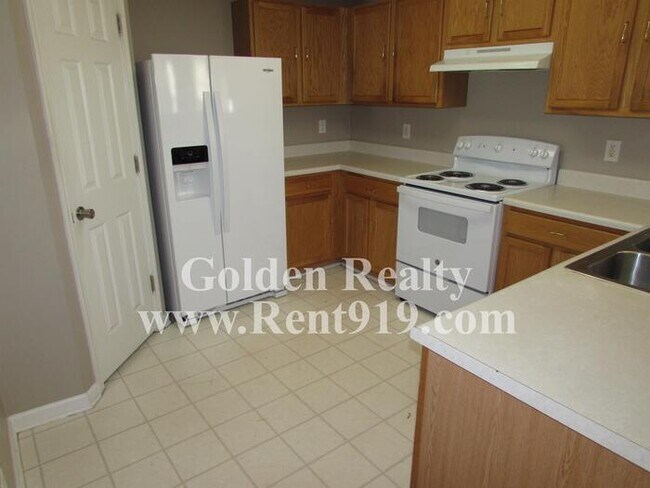 Building Photo - Move in ready and waiting for YOU!