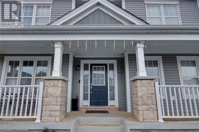 Building Photo - 18 Blue Oak St