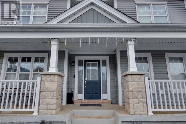 Photo du bâtiment - 18 Blue Oak St