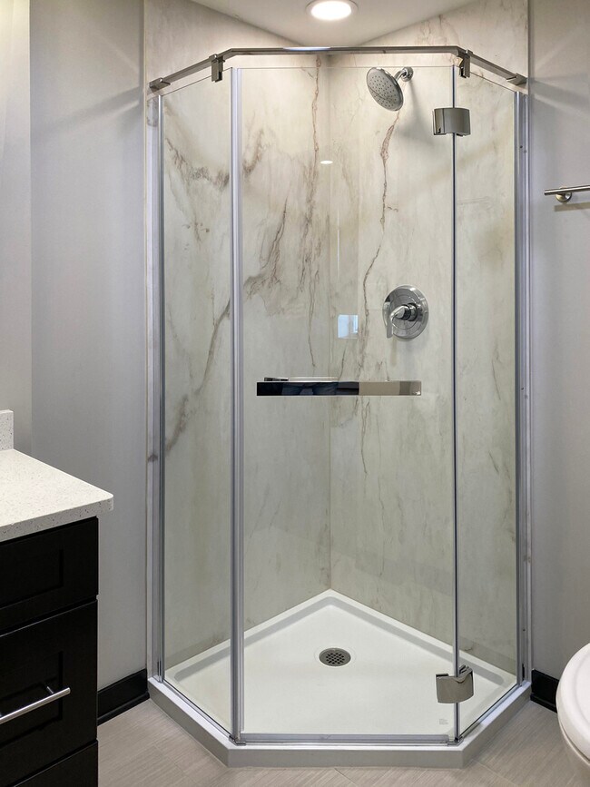 Tin Top 1 - Bathroom - 2416 E Carson St