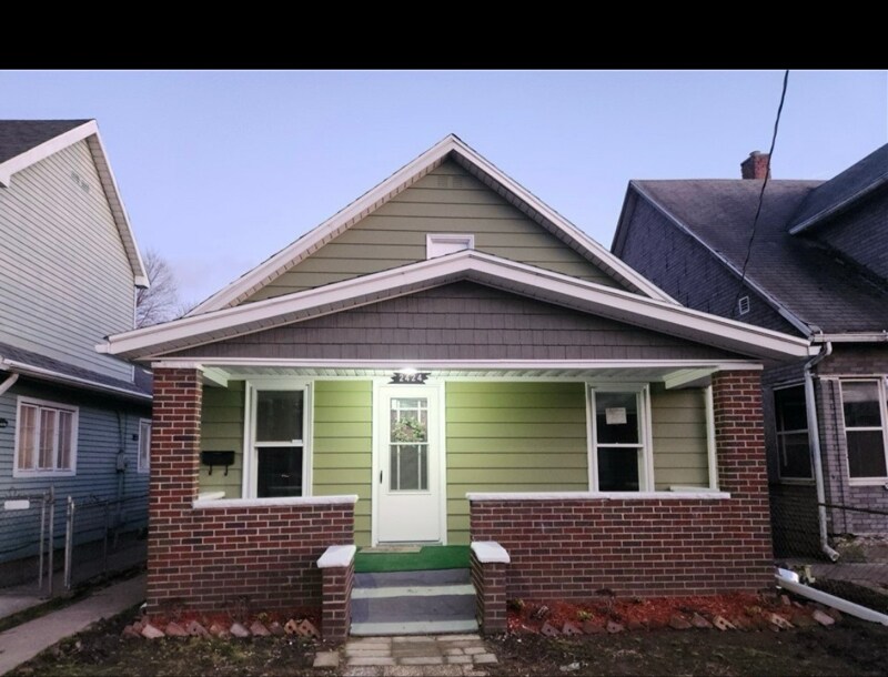 Foto principal - 2424 Valentine St