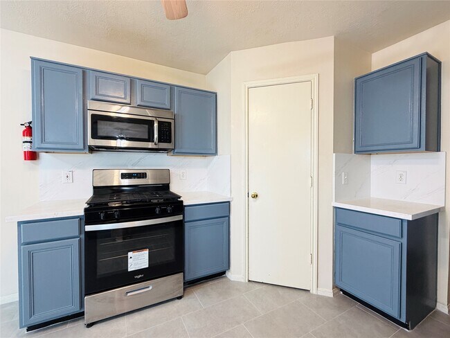Foto del edificio - 20423 White Poplar Dr