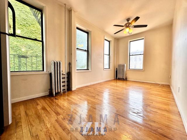 Foto principal - 3 bedroom in Brooklyn NY 11213