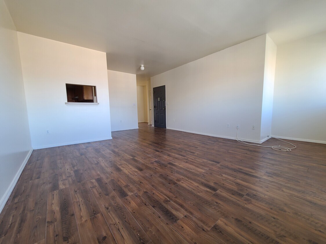 Primary Photo - 1702 Park Pl