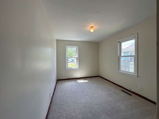 Building Photo - 275 S Douglas Ave