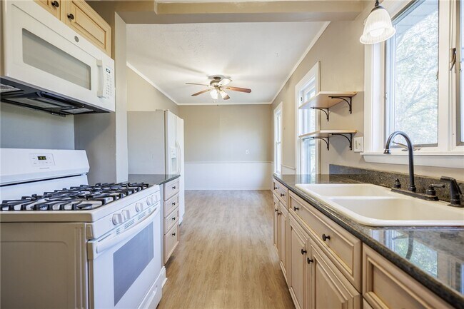 Foto del edificio - 1609 Culver Rd