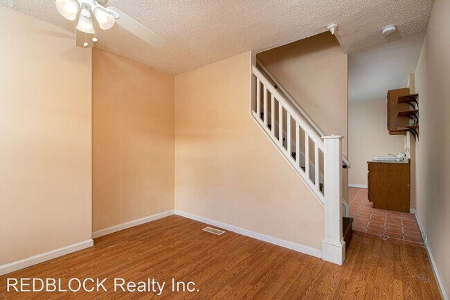 Building Photo - 2 br, 1 bath House - 424 N Wiota St