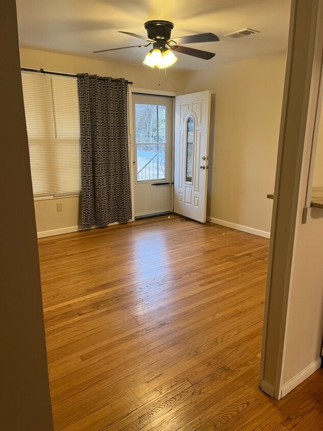 Primary Photo - 131 Delmar Ave
