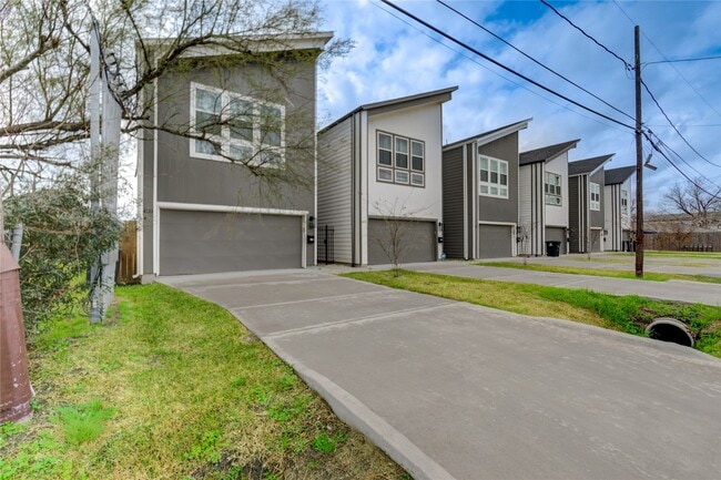 Foto del edificio - 4220 McKinley St