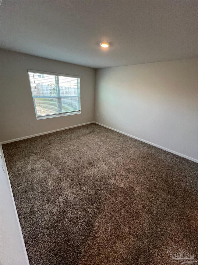 Foto del edificio - 5450 Peach Dr