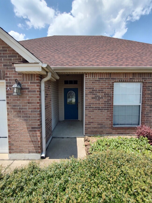 Foto del edificio - 5330 Wellington Ln