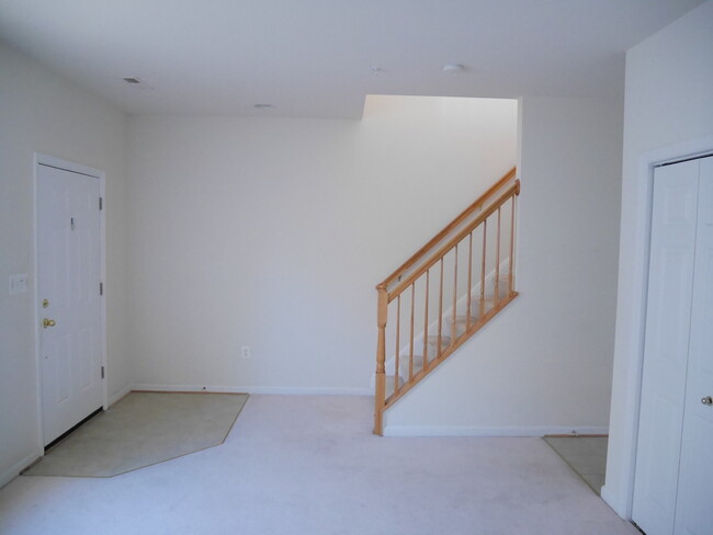 Foto del edificio - 2 Bedroom Townhome Located In Baltimore Ci...