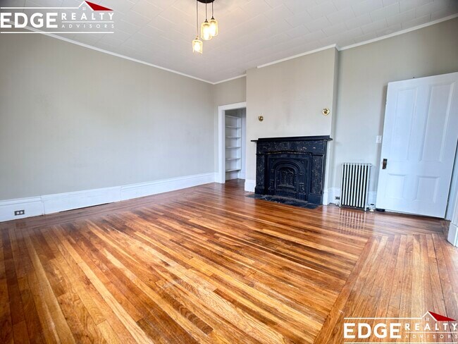 Building Photo - 2 Oakland St