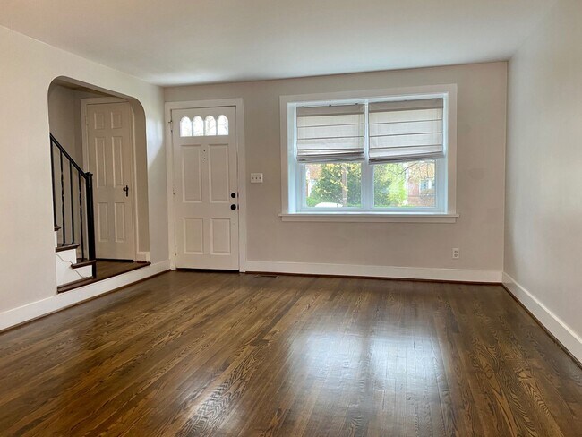 Foto del edificio - Charming 3 Bedroom/1 Bathroom Townhome in ...