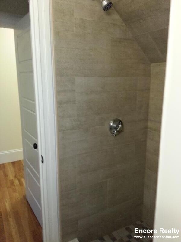 Foto del edificio - 84 Linden St