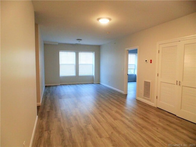 Foto del edificio - 2838 Fairfield Ave