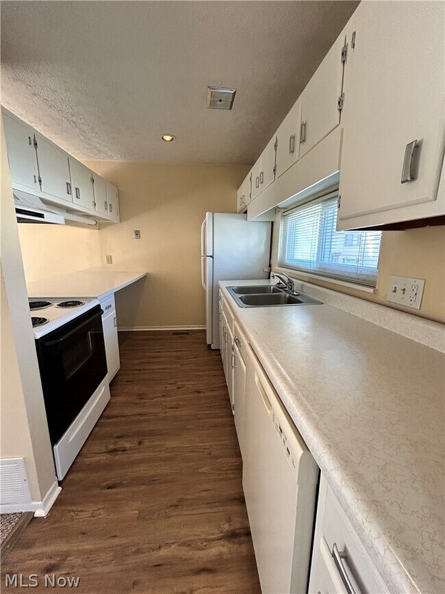 Building Photo - 131 Orchard Dr