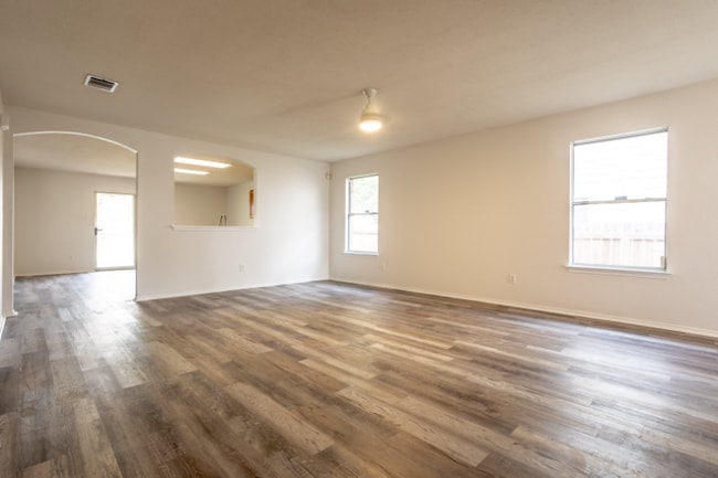 Building Photo - 6012 Speyside Dr