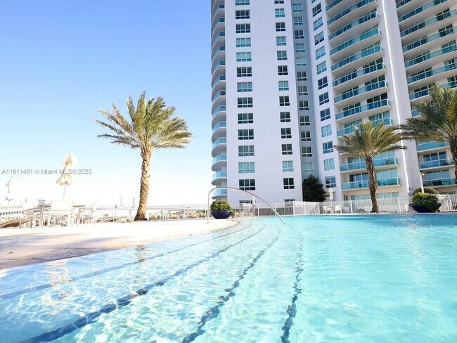 Foto del edificio - 231 Riverside Dr