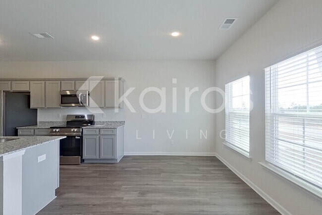 Foto del edificio - 2241 Banyon Cir