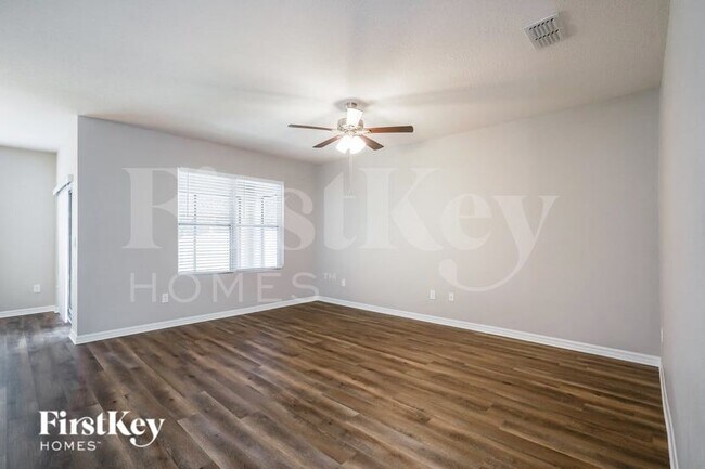 Foto del edificio - 16736 Citrus Pkwy