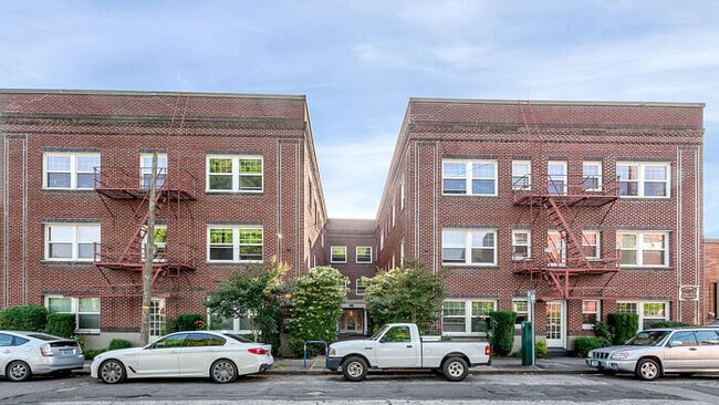 Apartment located on third floor - 1509 NE 10th Ave