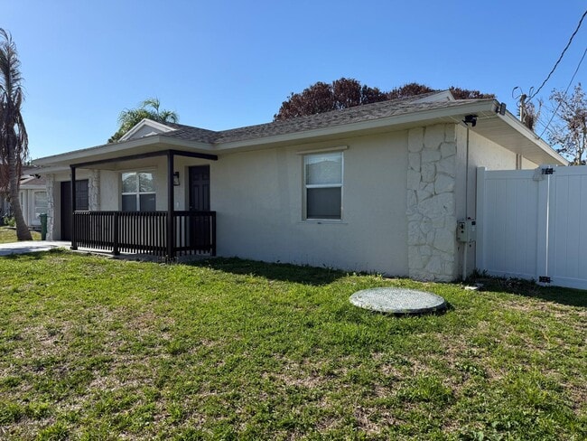 Foto del edificio - 699 NW Riverside Dr