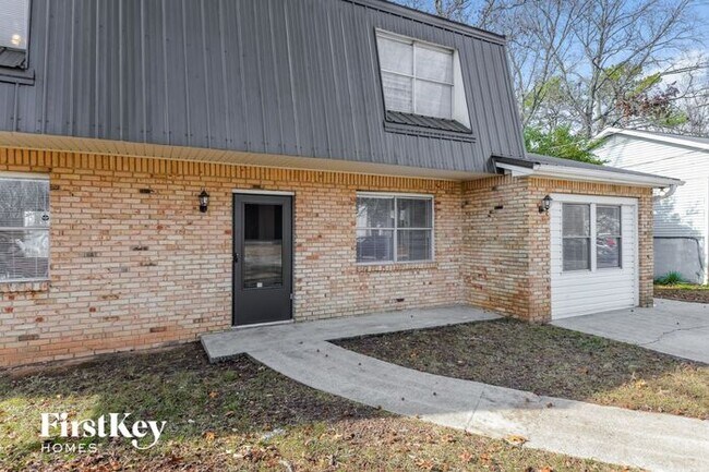 Building Photo - 2552 Janice Cir NE
