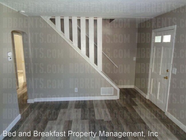 Building Photo - 4 br, 1 bath House - 5220 Willowood Ave