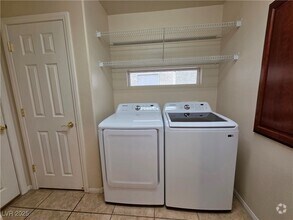 Building Photo - 10772 Glacier Rapids Ct