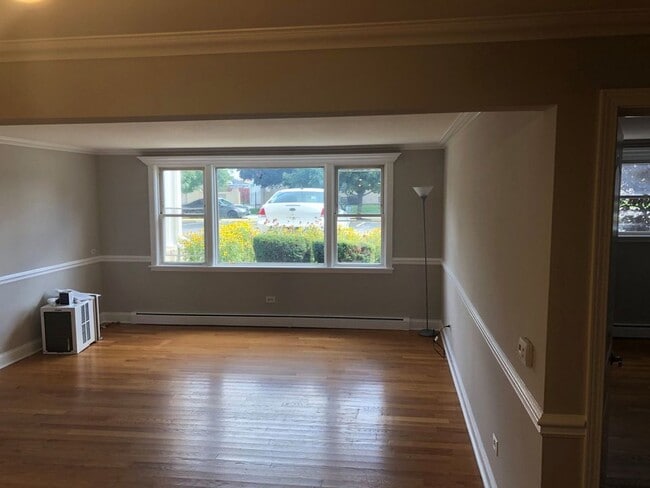 Foto del edificio - 4930 N Leonard Dr