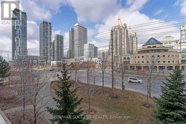 Building Photo - 310 Burnhamthorpe Rd W