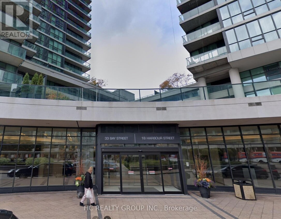 Photo principale - 18-2118 Harbour St