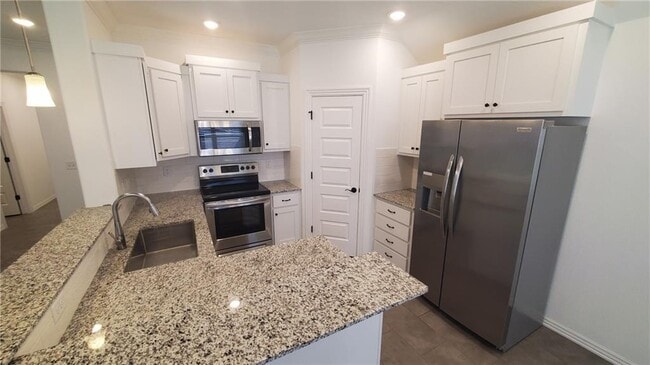 Building Photo - 702 Obsidian Ct