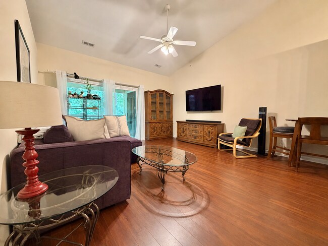Foto del edificio - 3BR / 2BA Condo in Southwest Raleigh