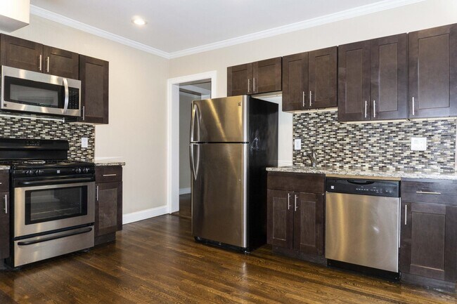 Building Photo - 26 Glen Rd