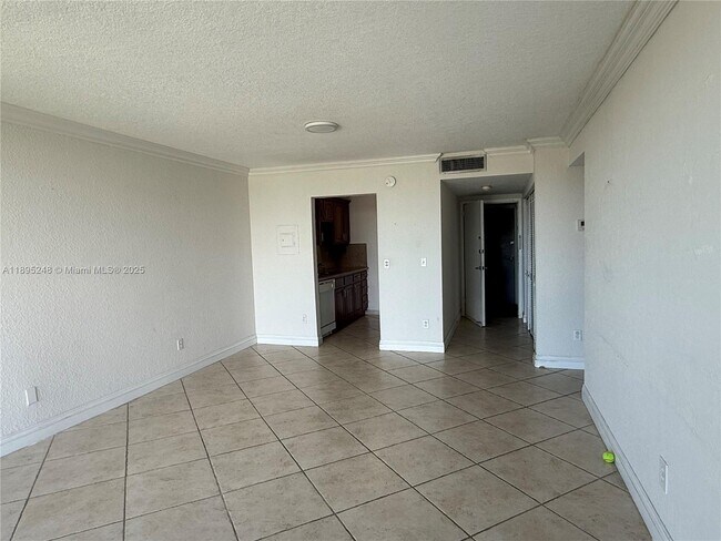 Foto del edificio - 2000 NE 135th St