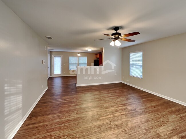 Foto del edificio - 15709 Lakepoint Forest Dr