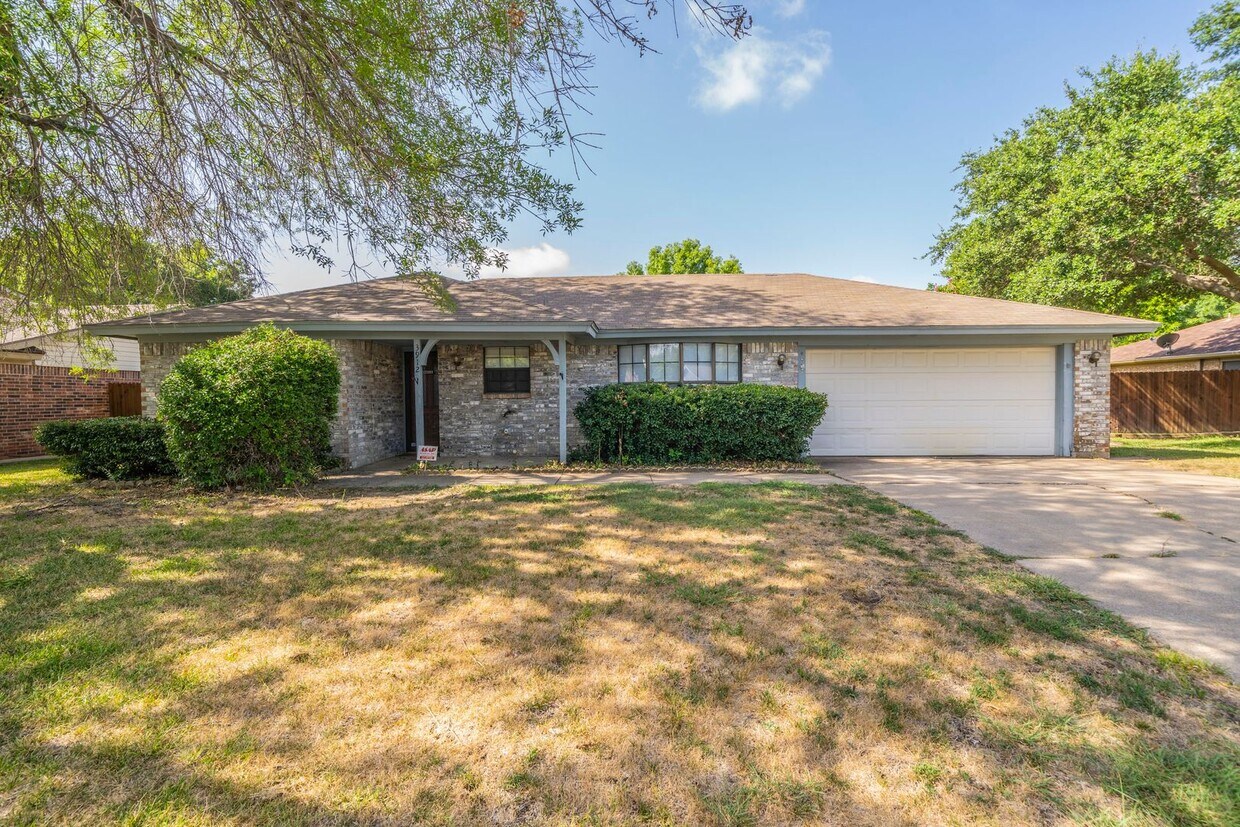 Primary Photo - Spacious 3-Bedroom Home with Expansive Bac...