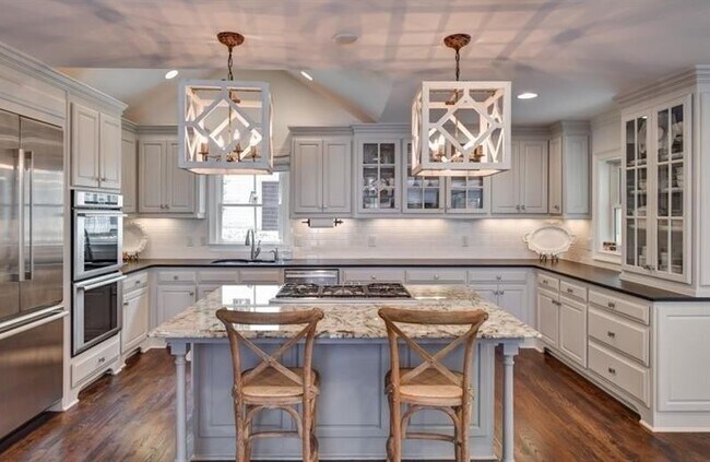 Foto del edificio - 3776 N Stratford Rd NE