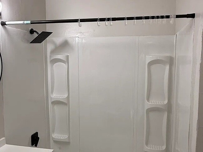 Building Photo - 4821 E 173rd St