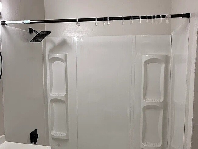 Foto del edificio - 4821 E 173rd St