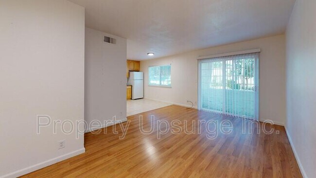 Foto del edificio - 1013 Echo Rd