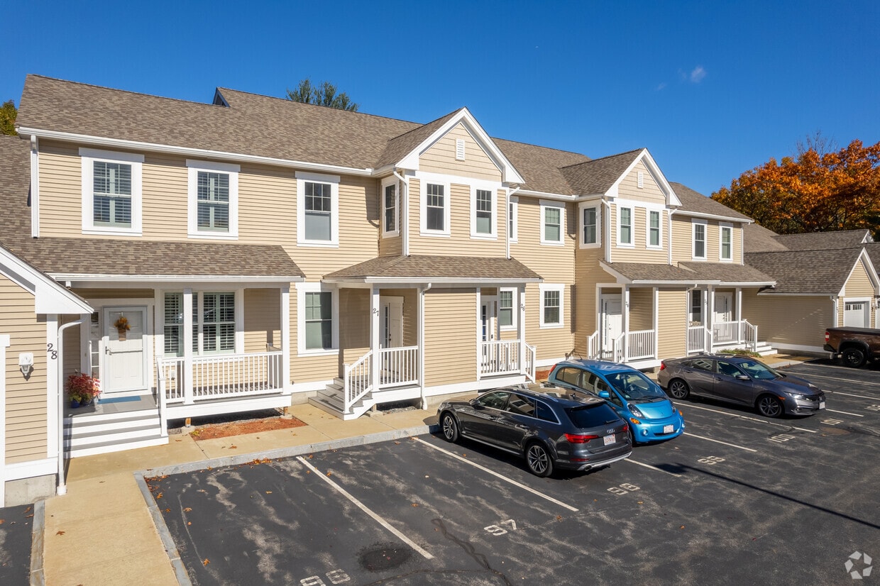 New Bridge Village Apartments in Woburn, MA