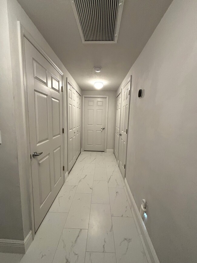 Foto del edificio - 268 NW 50th Blvd