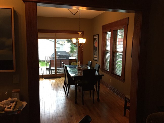 Comedor formal - 2619 Fremont Ave S